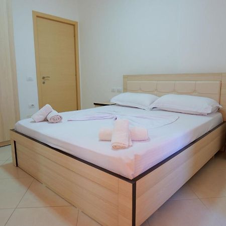 Almare Apartments Vlorë Εξωτερικό φωτογραφία