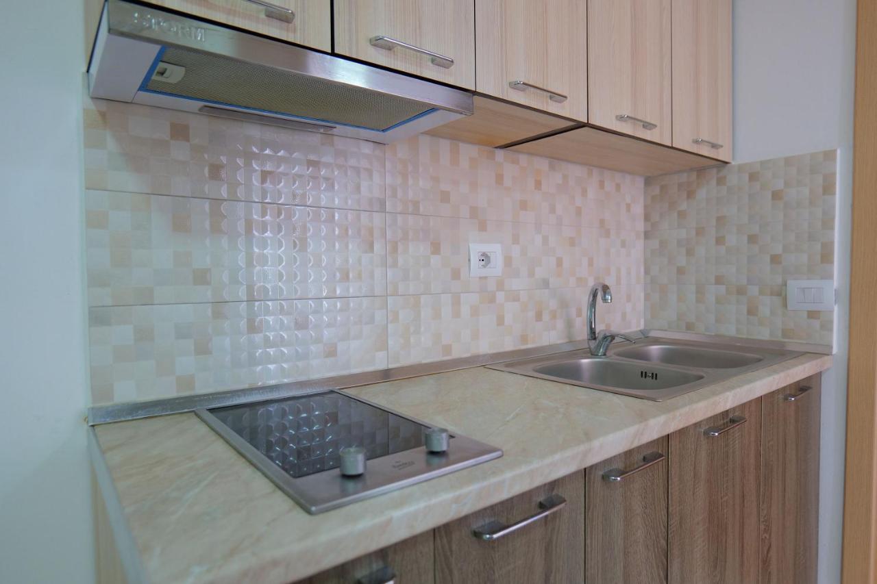 Almare Apartments Vlorë Εξωτερικό φωτογραφία